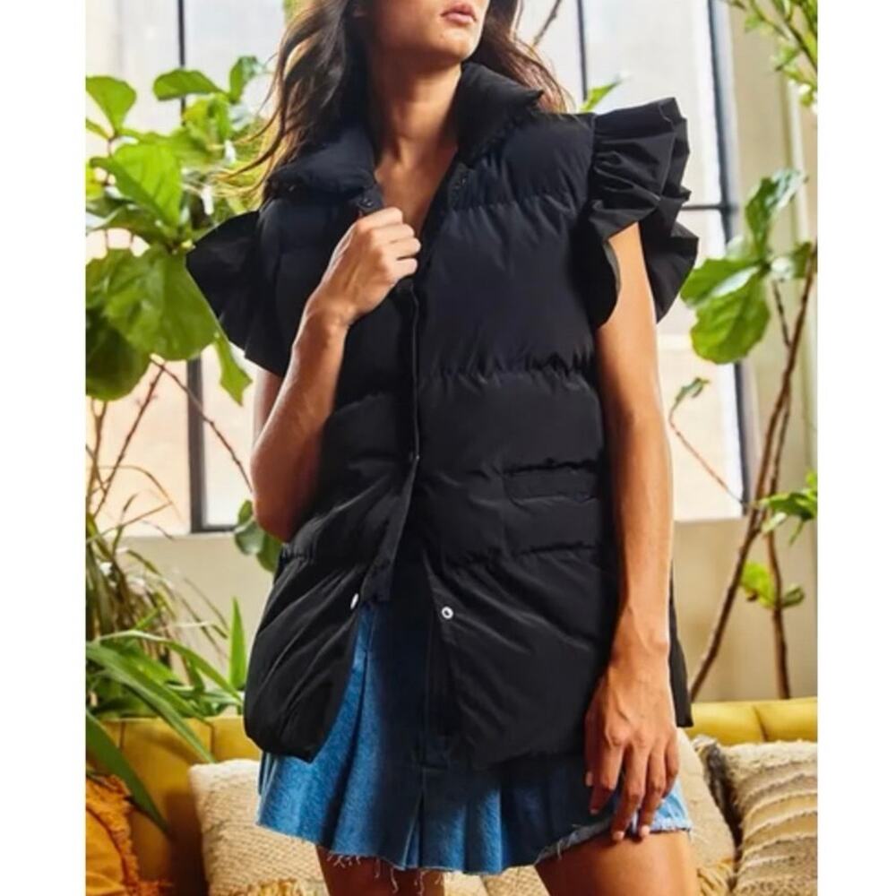 Womens Bucket List Ruffle Shoulder Puffer Vest Black Size M EUC!